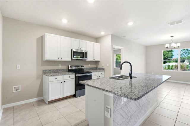 895 LAZIO CIRCLE, Debary, FL 32713