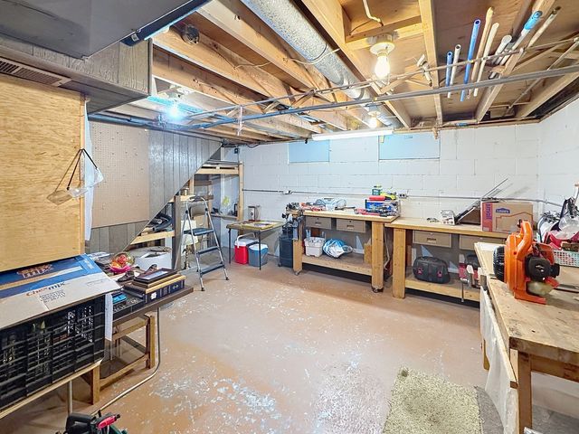 906 7th Street, Colona, IL 61241