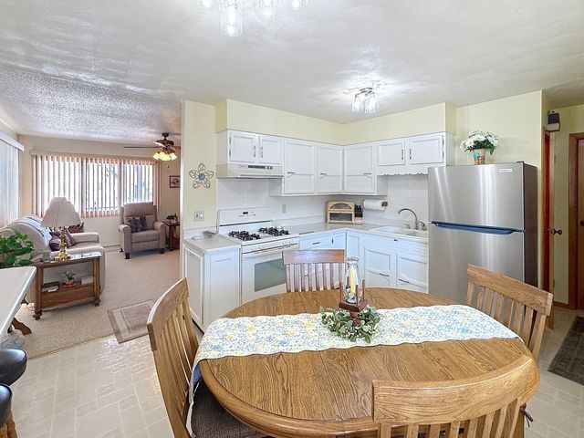 906 7th Street, Colona, IL 61241