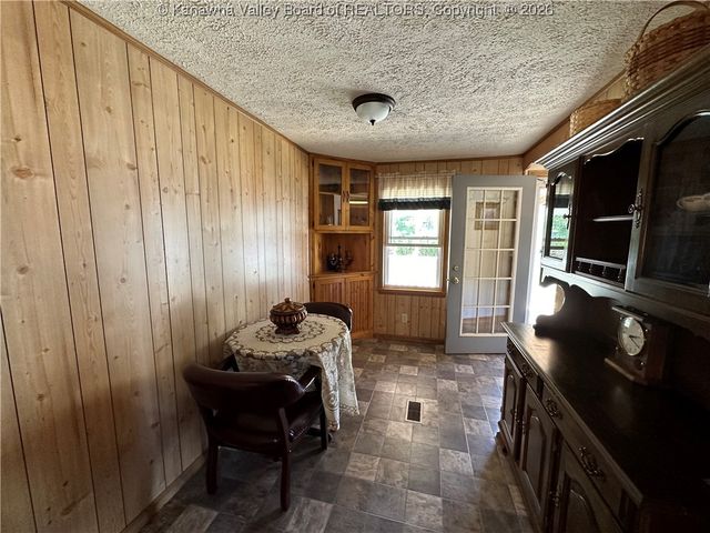 57 Brice Street, Hartford, WV 25247