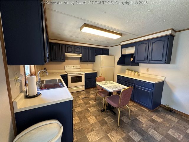 57 Brice Street, Hartford, WV 25247