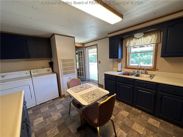 57 Brice Street, Hartford, WV 25247