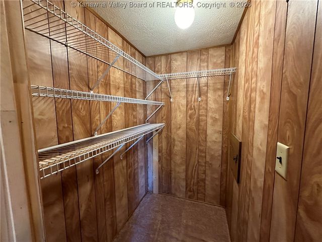 57 Brice Street, Hartford, WV 25247