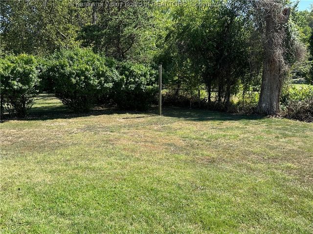 57 Brice Street, Hartford, WV 25247