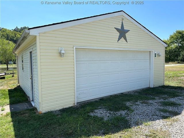 57 Brice Street, Hartford, WV 25247