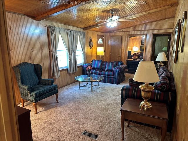 57 Brice Street, Hartford, WV 25247