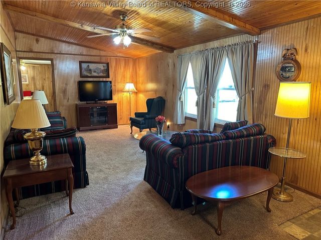 57 Brice Street, Hartford, WV 25247