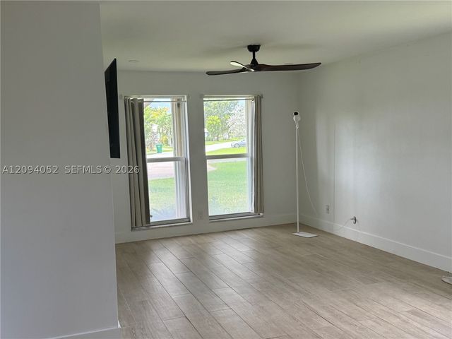 8300 NW 35th Ct, Coral Springs, FL 33065
