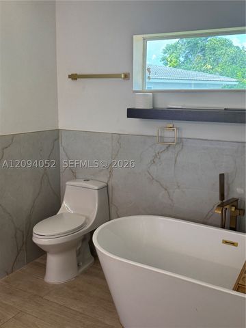 8300 NW 35th Ct, Coral Springs, FL 33065