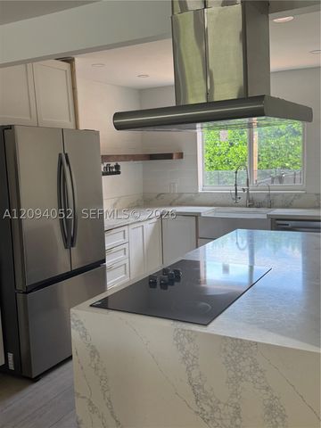 8300 NW 35th Ct, Coral Springs, FL 33065