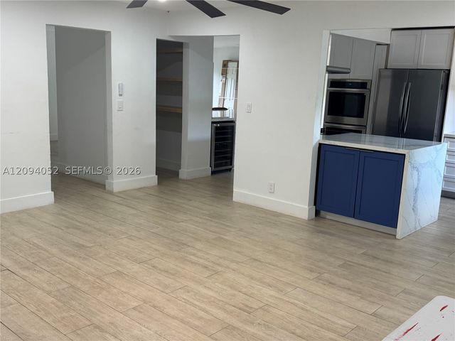 8300 NW 35th Ct, Coral Springs, FL 33065
