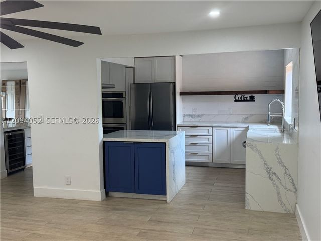 8300 NW 35th Ct, Coral Springs, FL 33065