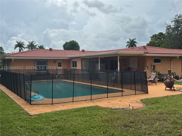 8300 NW 35th Ct, Coral Springs, FL 33065