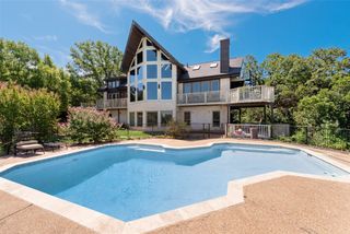 3733 Oakwood Drive, Grapevine, TX 76051