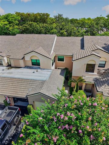 73 NW 98th Ter, Plantation, FL 33324