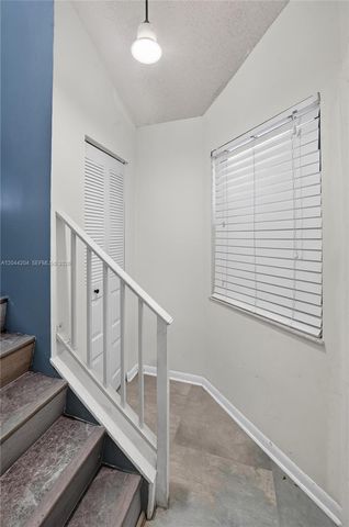 73 NW 98th Ter, Plantation, FL 33324