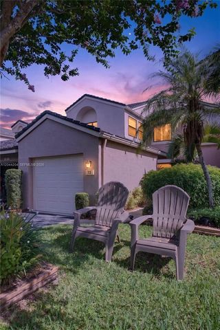73 NW 98th Ter, Plantation, FL 33324