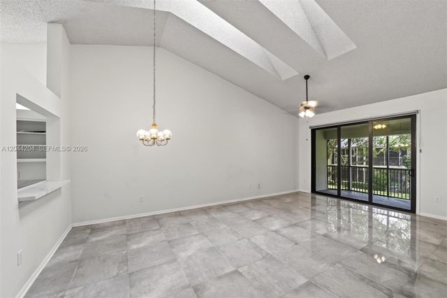 73 NW 98th Ter, Plantation, FL 33324