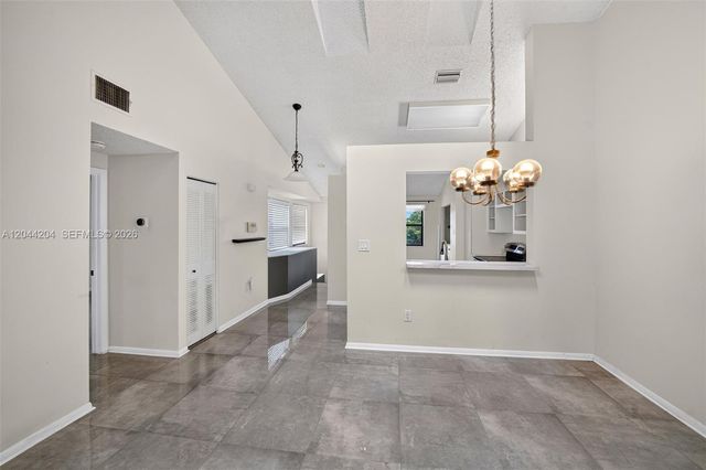 73 NW 98th Ter, Plantation, FL 33324