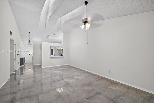 73 NW 98th Ter, Plantation, FL 33324