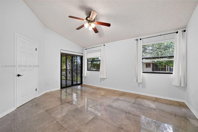 73 NW 98th Ter, Plantation, FL 33324