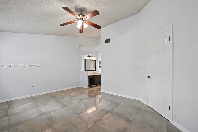73 NW 98th Ter, Plantation, FL 33324