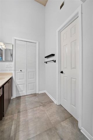 73 NW 98th Ter, Plantation, FL 33324