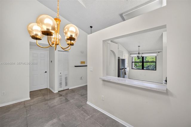 73 NW 98th Ter, Plantation, FL 33324