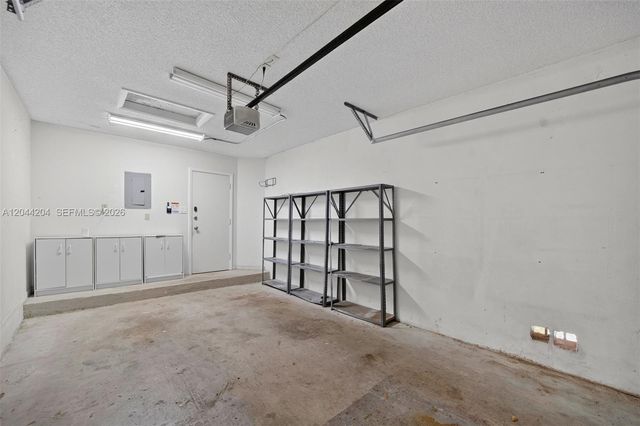 73 NW 98th Ter, Plantation, FL 33324