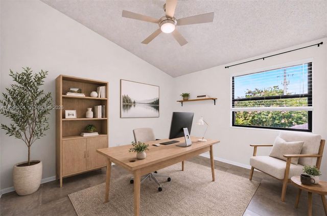 73 NW 98th Ter, Plantation, FL 33324