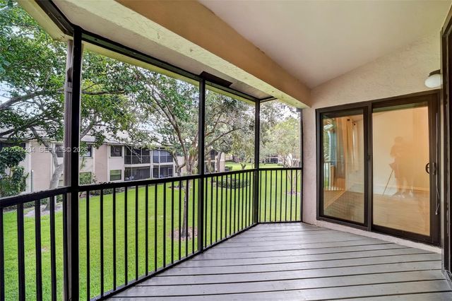 73 NW 98th Ter, Plantation, FL 33324