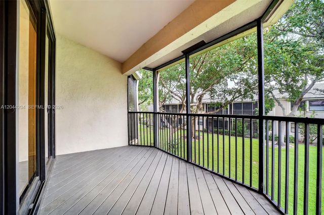 73 NW 98th Ter, Plantation, FL 33324
