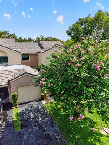 73 NW 98th Ter, Plantation, FL 33324