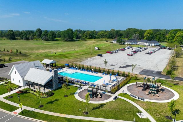 305 Olympic Loop, Commercial Point, OH 43116