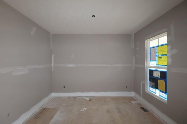 305 Olympic Loop, Commercial Point, OH 43116