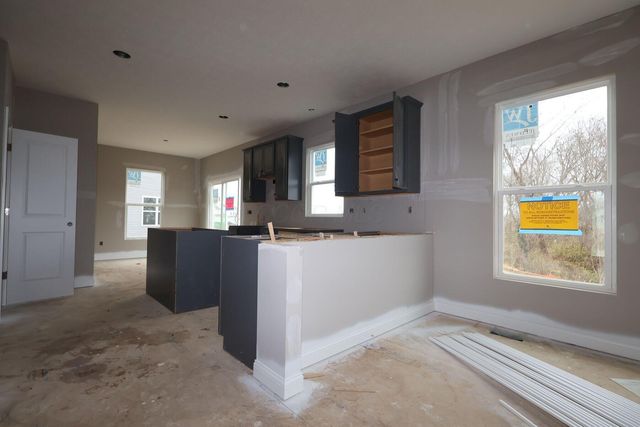 305 Olympic Loop, Commercial Point, OH 43116