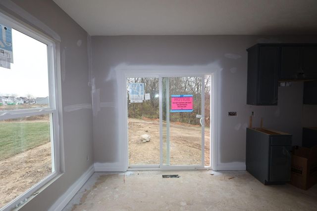 305 Olympic Loop, Commercial Point, OH 43116