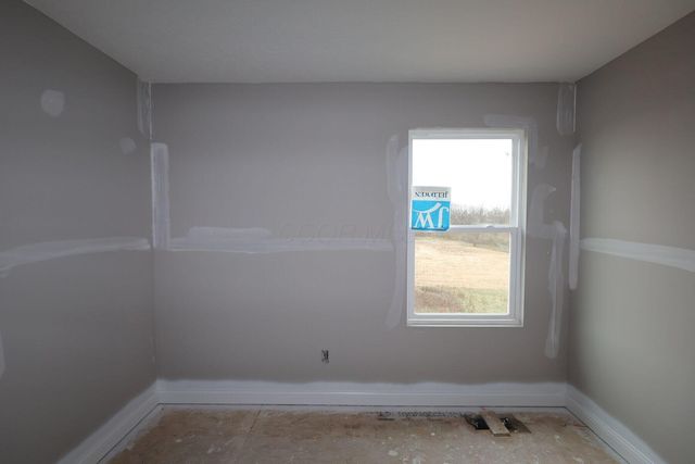 305 Olympic Loop, Commercial Point, OH 43116