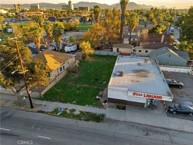 687 W 9th, San Bernardino, CA 92410