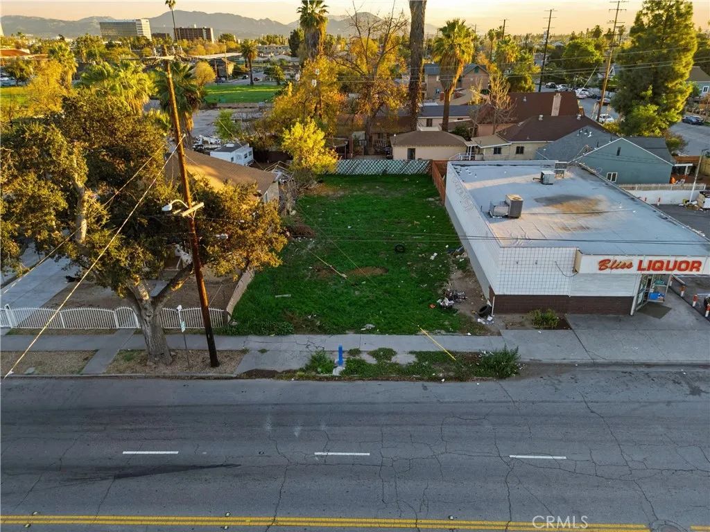 687 W 9th, San Bernardino, CA 92410