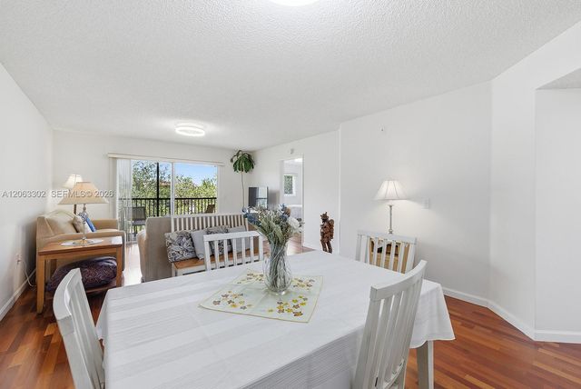 1200 SW 137th Avenue 308E, Pembroke Pines, FL 33027