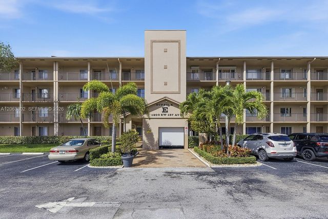1200 SW 137th Avenue 308E, Pembroke Pines, FL 33027