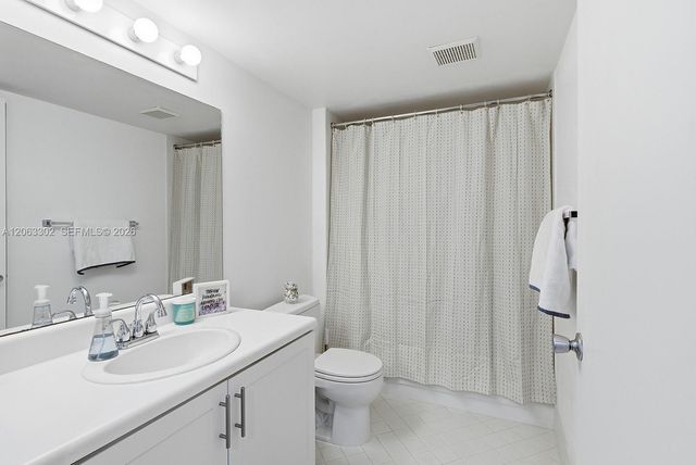 1200 SW 137th Avenue 308E, Pembroke Pines, FL 33027