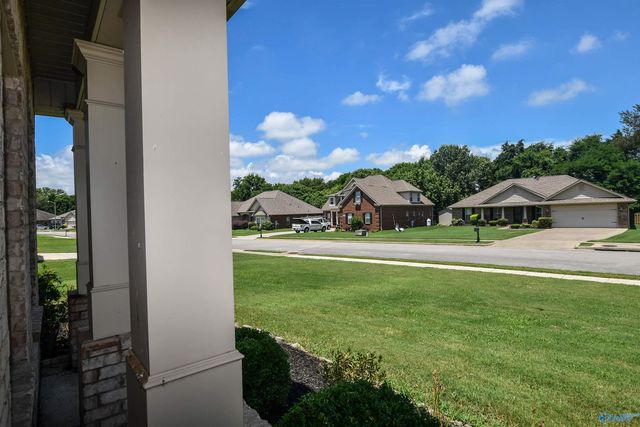 14426 Water Stream Drive NW, Harvest, AL 35749