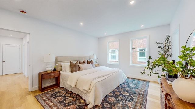 140 Columbia St 1, Brookline, MA 02446