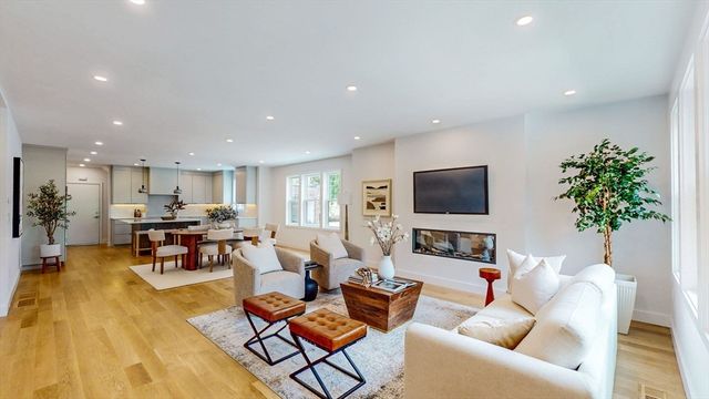 140 Columbia St 1, Brookline, MA 02446