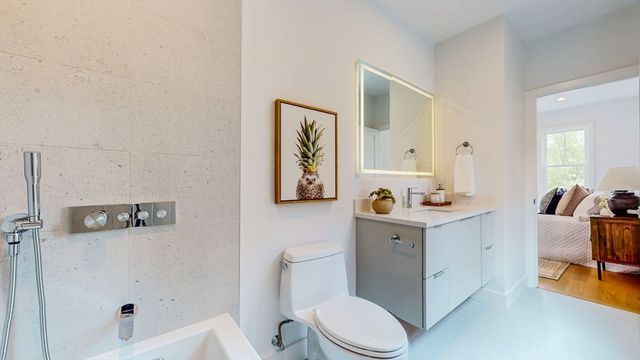 140 Columbia St 1, Brookline, MA 02446