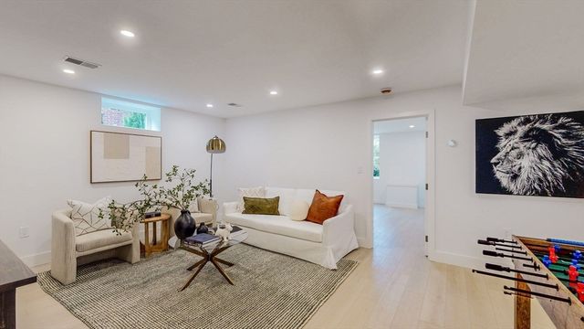 140 Columbia St 1, Brookline, MA 02446