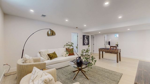 140 Columbia St 1, Brookline, MA 02446