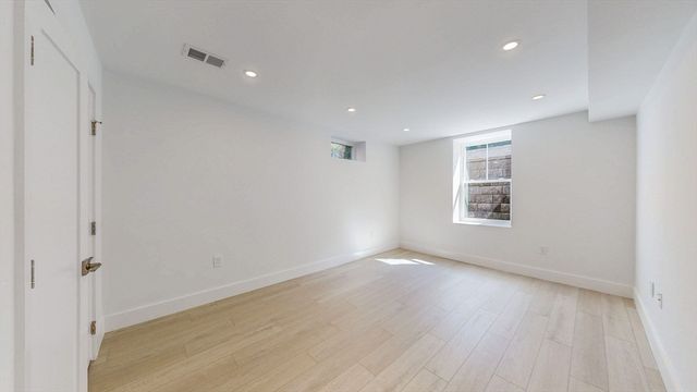 140 Columbia St 1, Brookline, MA 02446